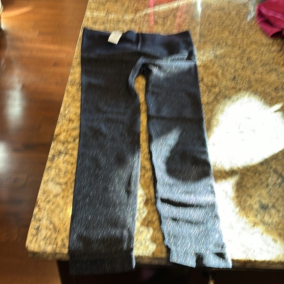 Chicos legging 1R, zenergy. Classic navy w/shimmer. Seamless legging. Reg.$84.50 - Picture 2 of 5